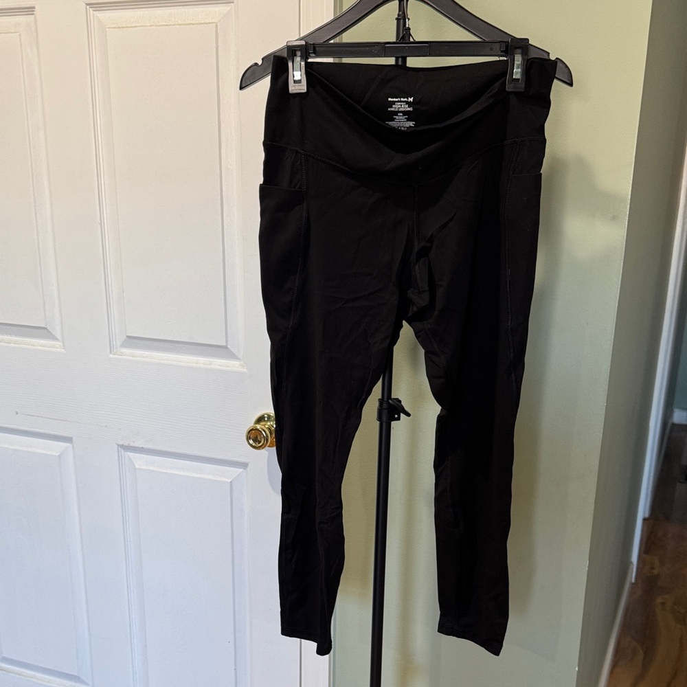 Members Mark Black High-Waisted Leggings size XXL. like new condition. Ankle